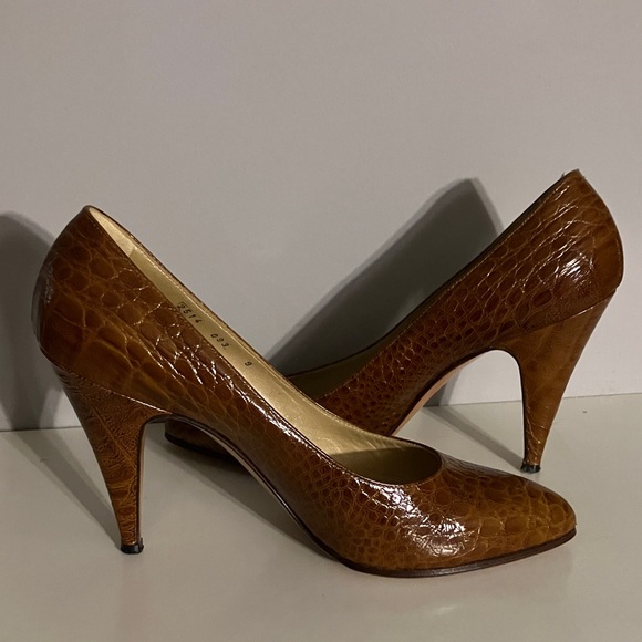 Casadei Textured Tan Heels Made in Italy - Picture 5 of 11